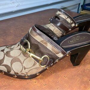 Signature Coach mule clogs sz 8.5. Excellent pre-owned, only worn once for sz!